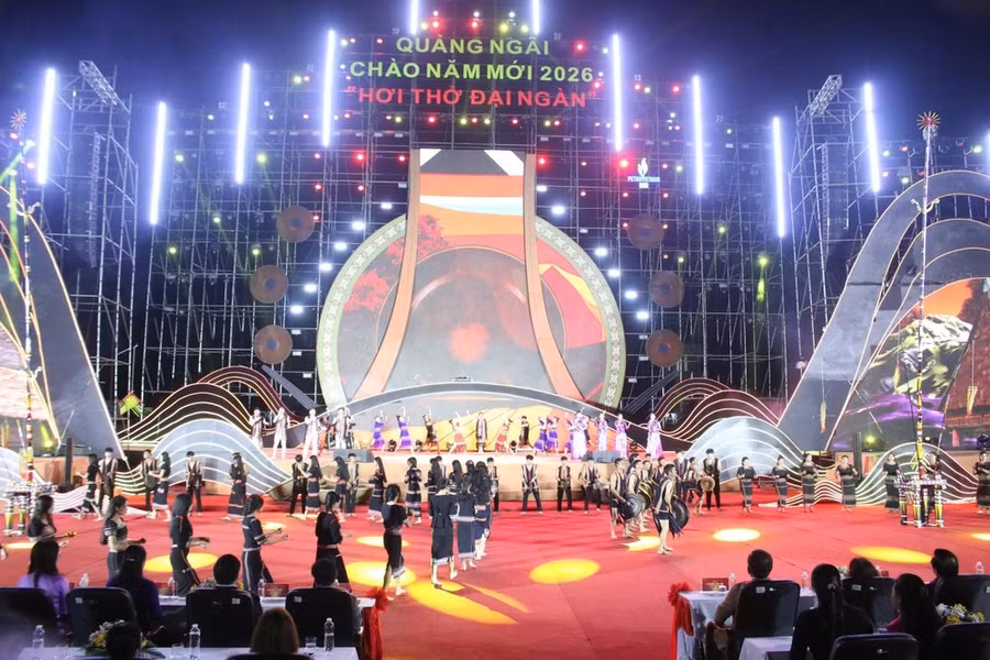 Chương trình nghệ thuật tại phường Kon Tum. Ảnh: NC