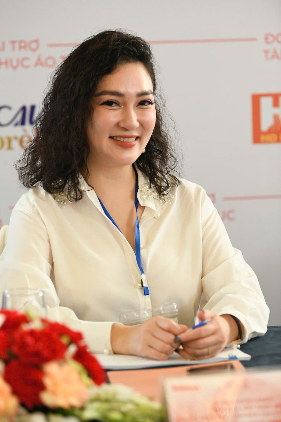 Nhìn những thí sinh đến tham gia sơ khảo, Nguyễn Thị Huyền bồi hồi nhớ lại thời điểm thi Hoa hậu Việt Nam cách đây 21 năm. Người đẹp chia sẻ ngày ấy cô xuề xòa, còn chưa biết trang điểm. Cô đánh giá các thí sinh hiện nay rất trẻ trung, tài năng và chuyên nghiệp. Ảnh: BTC