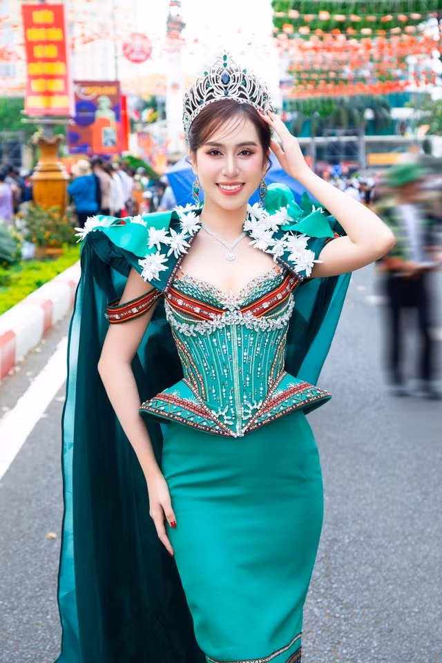 Đinh Thị Hoa trong vai trò đại sứ