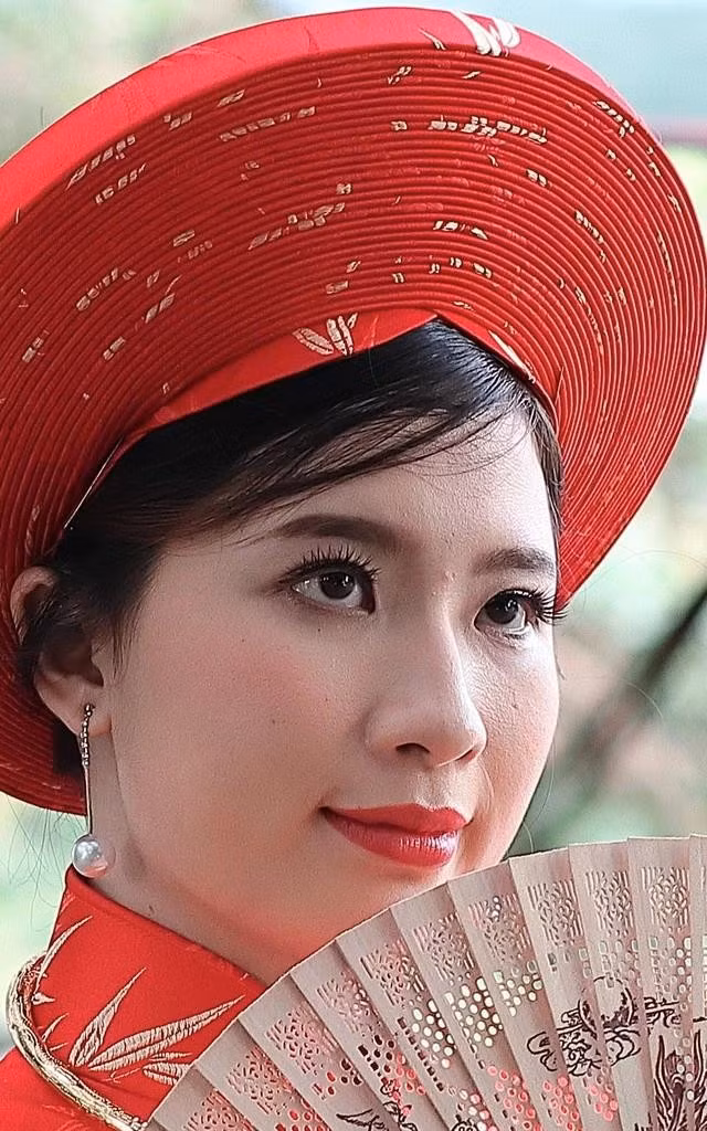 Với những chiếc máy ảnh cũ rẻ tiền, nhưng ông Thành vẫn chụp được những tấm ảnh chân dung đẹp. ẢNH: NGUYỄN HỮU THÀNH