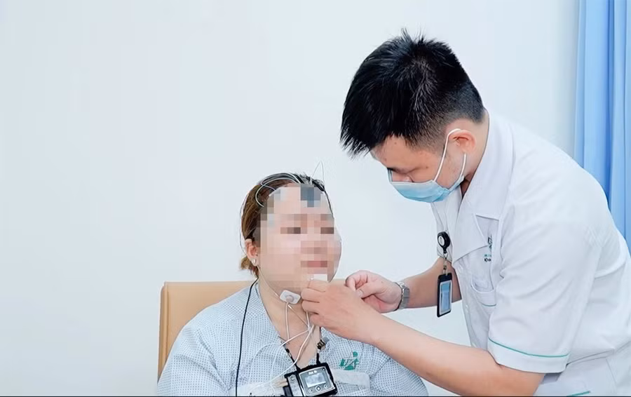 Bệnh nhân điều trị rối loạn giấc ngủ tại Bệnh viện Quân y 175. Ảnh: Bệnh viện cung cấp