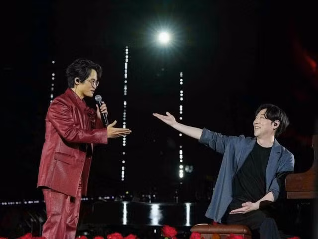 Hà Anh Tuấn mời Yiruma biểu diễn Tháng mấy em nhớ anh? và Dear, Memory - ca khúc dành tặng cho anh