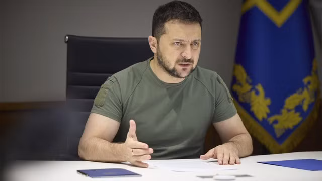 Tổng Volodymyr Zelensky tuyên bố một số nước phương Tây đã cho phép Kiev sử dụng tên lửa tầm xa của họ nhằm vào lãnh thổ Nga. Ảnh: TASS
