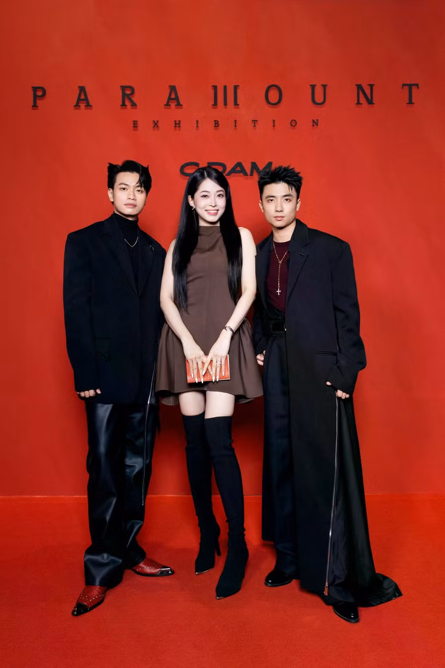 Á hậu Phương Nga đồng hành cùng Cường Đàm trong nhiều dự án. Vì vậy, cô sắp xếp thời gian bay vào TP.HCM để ủng hộ tinh thần nhà thiết kế. Ảnh: BTC