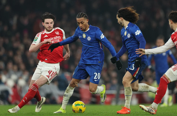 Trận đấu tại Emirates tưởng đã đi vào thế bế tắc