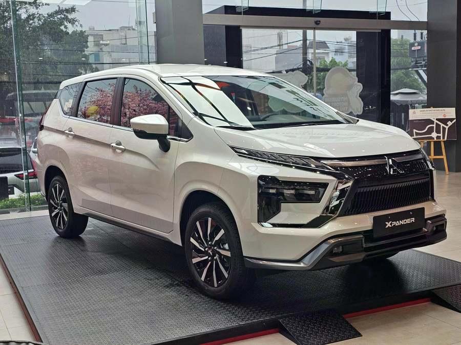 Dù bị VinFast Limo Green vượt mặt nhưng ở nhóm xe MPV 7 chỗ động cơ xăng, Mitsubishi Xpander vẫn bỏ xa các đối thủ khác
