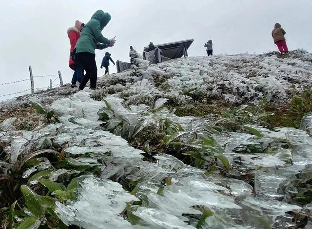 Dự báo thời tiết miền Bắc có rét kéo dài, miền Trung sẽ có mưa giông.