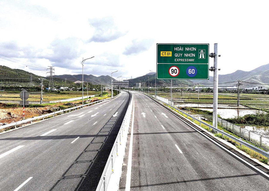 Cao tốc Bắc-Nam đoạn qua địa bàn phường An Nhơn Nam. Ảnh: N.Quý