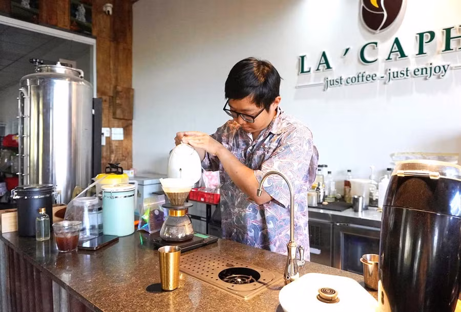 Nhu cầu trải nghiệm cà phê đặc sản ngày càng tăng, mở ra nhiều cơ hội cho cà phê Robusta Gia Lai. Ảnh: Sơn Ca