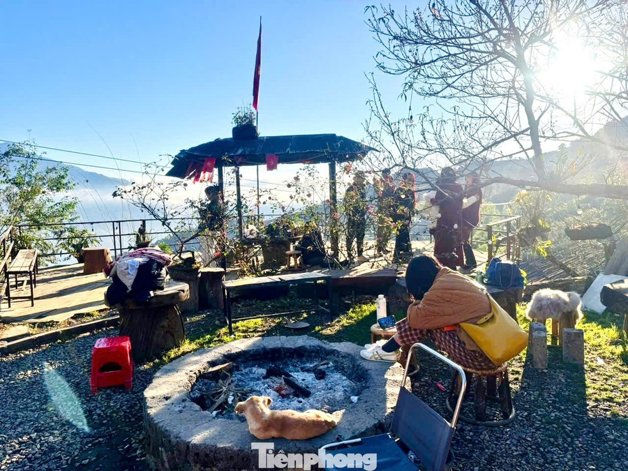 Du khách có thể thoải mái vào check-in, chụp ảnh mà không bắt buộc phải gọi đồ uống.