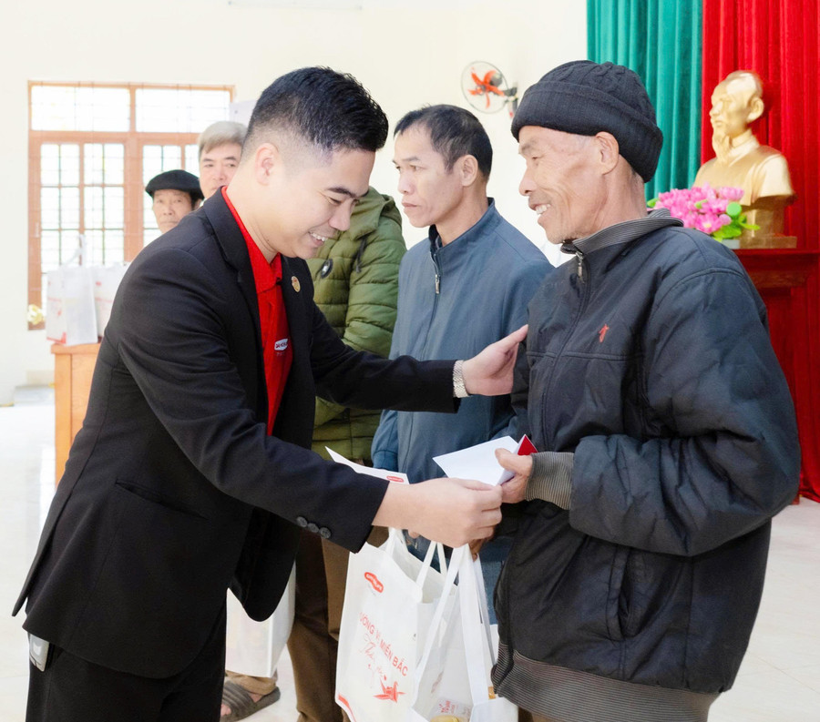 Sự hỗ trợ thiết thực của Dai-ichi Life Việt Nam tiếp thêm nghị lực giúp người dân vượt qua gian khó.