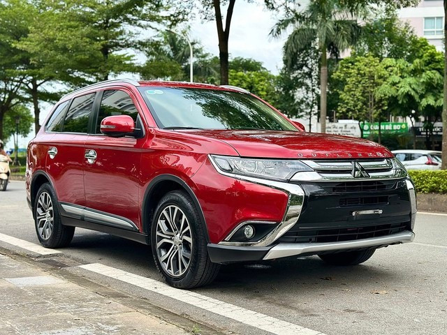 Ngoại hình Mitsubishi Outlander đời 2019 có phần lỗi thời, kém hiện đại so với các đối thủ cùng phân khúc. ẢNH: Q.C
