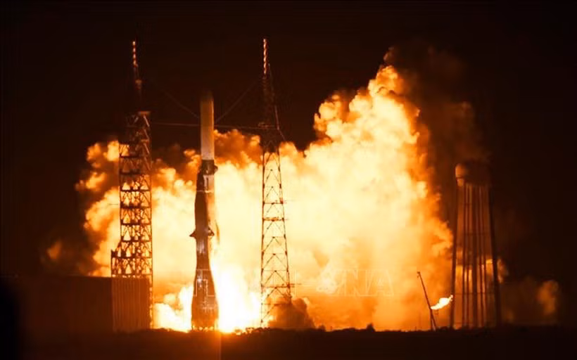 Tên lửa New Glenn Blue Origin rời bệ phóng tại Căn cứ Không gian Cape Canaveral, Florida, Mỹ tháng 1/2025. (Ảnh tư liệu: AA/TTXVN)