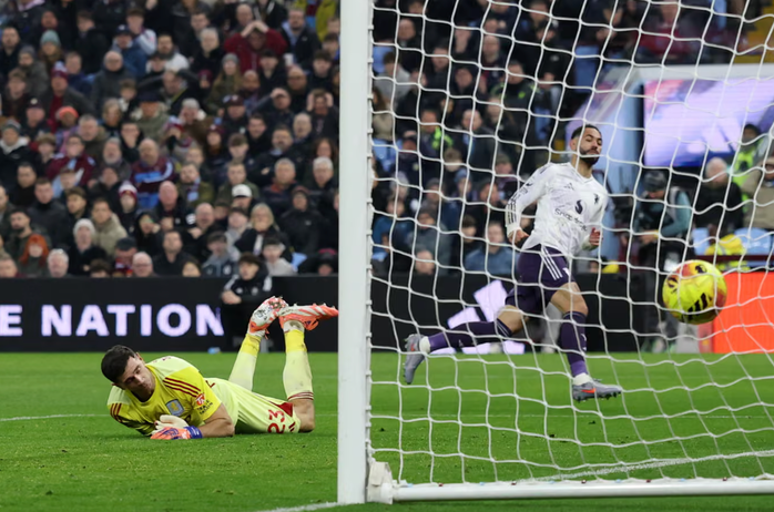 Matheus Cunha gỡ hòa 1-1 cho Man United
