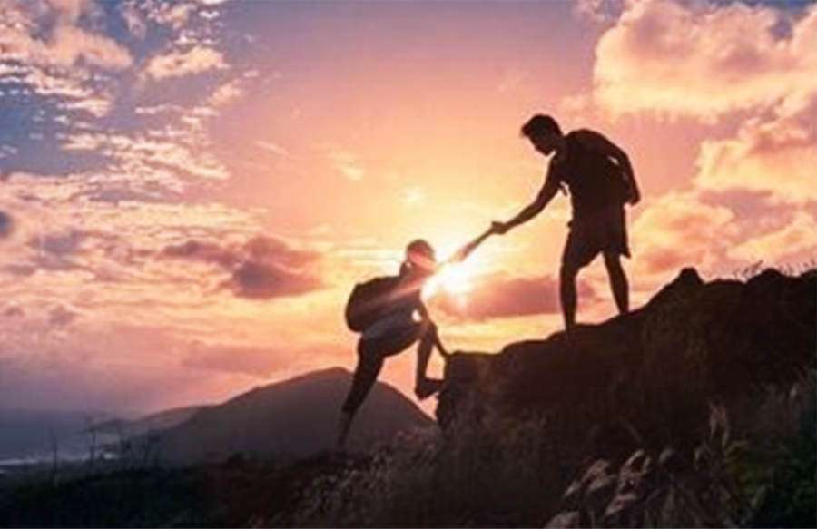 Dù là chở người quen đi khám bệnh, trông trẻ hộ,... không chỉ làm điều tốt cho xã hội mà còn mang lại hiệu quả bảo vệ não bộ tương đương với hoạt động tình nguyện chính thức (ảnh minh họa)