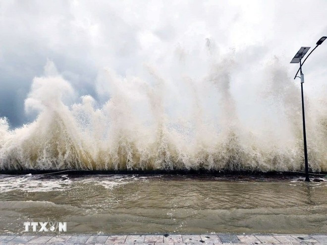 Sẵn sàng ứng phó với bão trên Biển Đông. (Ảnh minh họa: TTXVN) Sẵn sàng ứng phó với bão trên Biển Đông. (Ảnh minh họa: TTXVN)