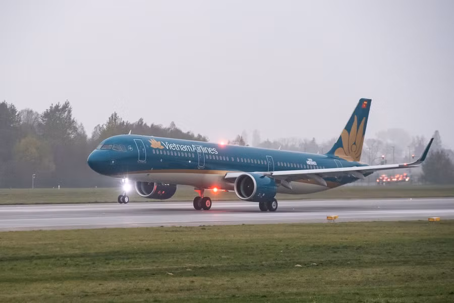 Do mưa giông tại Đà Nẵng, một số chuyến bay của Vietnam Airlines trong trưa 27/9 đã phải bay chờ. Ảnh minh họa: VNA.
