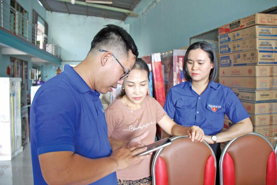 Tổ công nghệ số cộng đồng đóng vai trò nòng cốt trong việc thúc đẩy chuyển đổi số tại địa phương. Ảnh: Trọng Lợi Tổ công nghệ số cộng đồng đóng vai trò nòng cốt trong việc thúc đẩy chuyển đổi số tại địa phương.