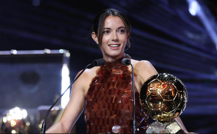 Aitana Bonmati giành danh hiệu "Quả bóng vàng" thứ ba liên tiếp Aitana Bonmati giành danh hiệu 'Quả bóng vàng' thứ ba liên tiếp