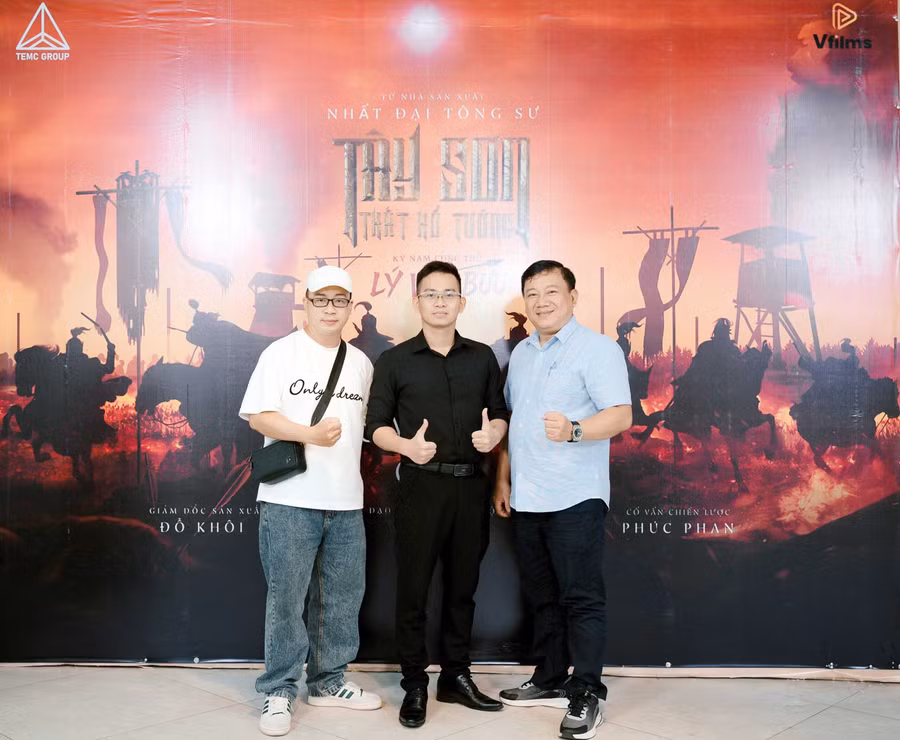 Bộ ba ê kíp phim “Tây Sơn thất hổ tướng” (từ phải sang), gồm: Phan Phúc, Võ Đức và Đỗ Khôi.