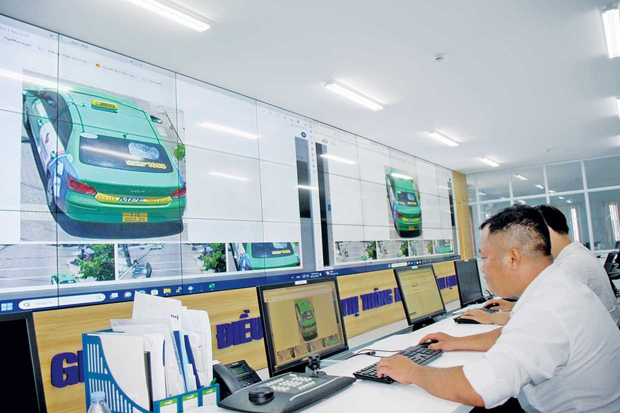 Trung tâm Chuyển đổi số Gia Lai - “hạt nhân công nghệ” quản lý, vận hành nền tảng số, hỗ trợ xây dựng chính quyền, kinh tế và xã hội số. Ảnh: Trọng Lợi Trung tâm Chuyển đổi số Gia Lai - “hạt nhân công nghệ” quản lý, vận hành nền tảng số, hỗ trợ xây dựng chính quyền, kinh tế và xã hội số.