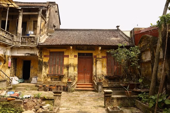 Ngôi nhà của ông Nguyễn Thiện Tứ (79 tuổi) là một trong những ngôi nhà có giá trị lịch sử lâu đời và được bảo tồn, lưu giữ gần như nguyên vẹn ở làng Cựu. (Ảnh: Hà Anh/TTXVN)