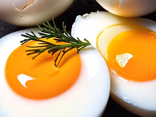 Ăn trứng buổi sáng có lợi cho sức khỏe gan. ẢNH: AI