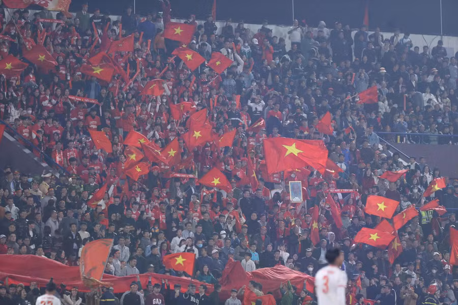 Vé trận bán kết lượt về giữa Việt Nam - Singapore hết chỉ sau 15 phút khi được bán trực tuyến. ẢNH: NGỌC LINH