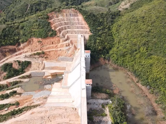 UBND tỉnh Kon Tum yêu cầu chủ đầu tư dự án hồ chứa nước Đăk Pokei phải hoàn thành trước ngày 31.12.2024. Ảnh: Đức Nhật