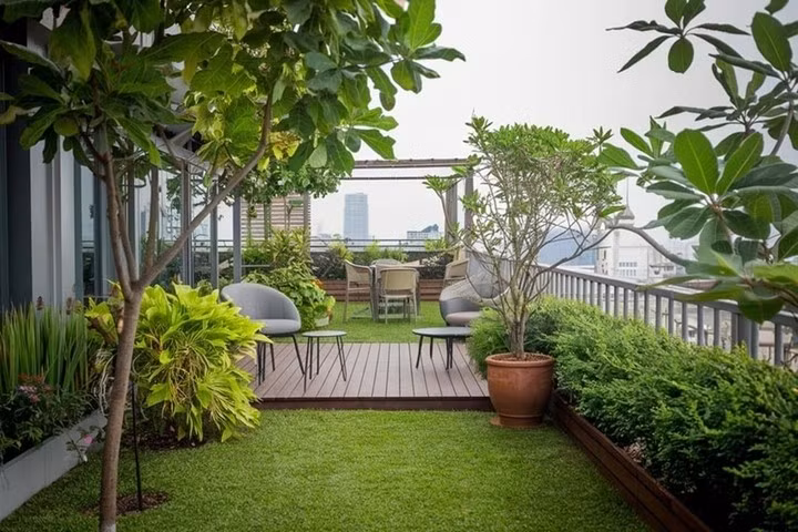 Nên kiểm tra kết cấu chịu lực của sân thượng trước khi thiết kế khu vườn. (Ảnh: Decorpot)