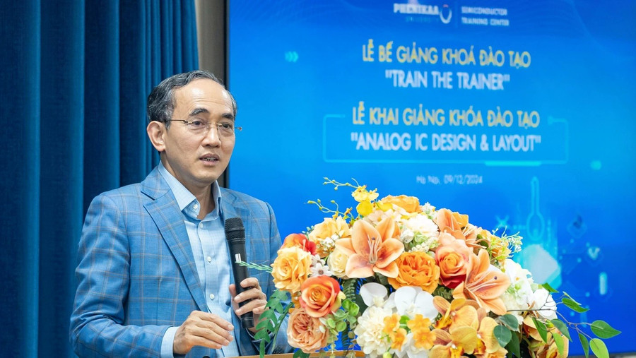 Tỉ phú Hồ Xuân Năng tại một sự kiện học thuật ở Đại học Phenikaa. ẢNH: PHENIKAA GROUP Tỉ phú Hồ Xuân Năng tại một sự kiện học thuật ở Đại học Phenikaa. ẢNH: PHENIKAA GROUP