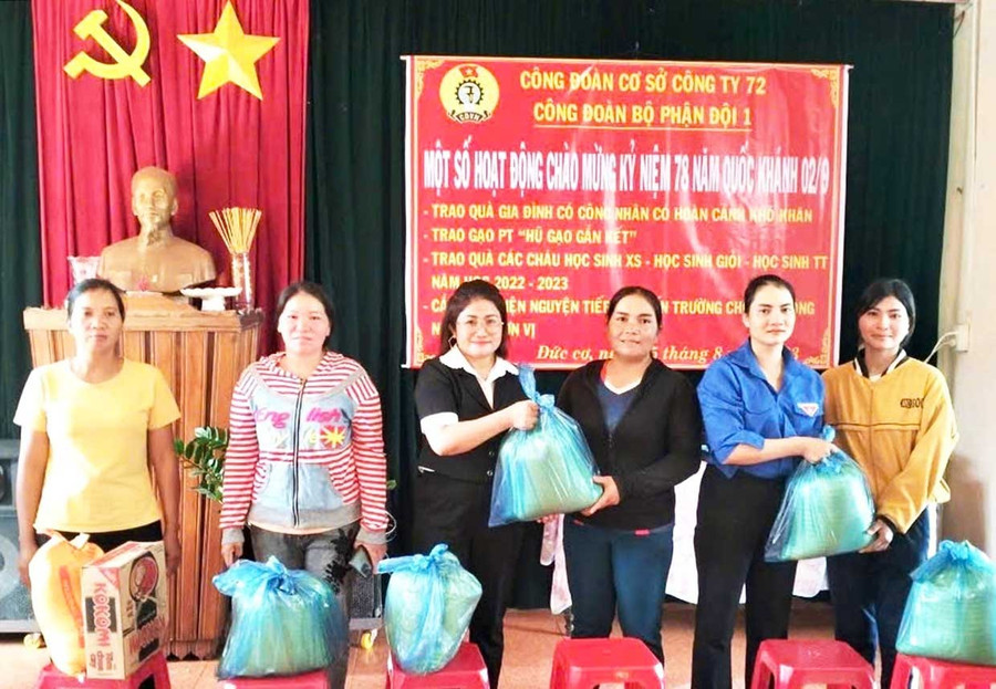 O sindicato de base da unidade cuida da vida dos trabalhadores por meio de diversas atividades práticas. Foto: DVCC Công đoàn cơ sở đơn vị quan tâm chăm lo đời sống cho người lao động bằng nhiều hoạt động thiết thực khác.