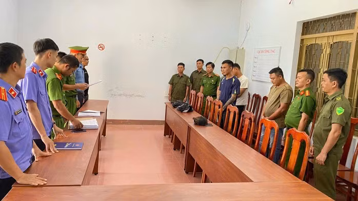 Cơ quan điều tra khởi tố, bắt tạm giam 4 đối tượng đánh người khi tranh giành khách.