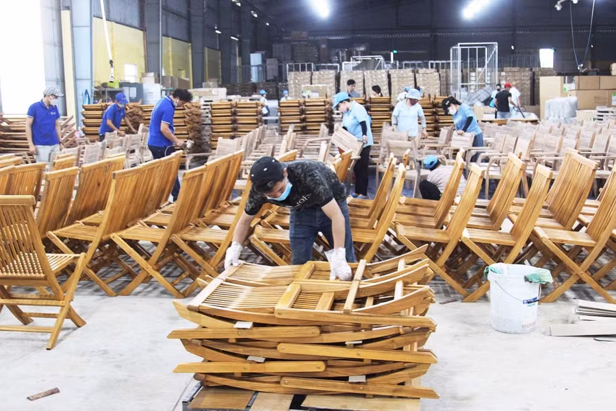 Doanh nghiệp chế biến gỗ trên địa bàn tỉnh đang nỗ lực vượt khó để giữ đà tăng trưởng.