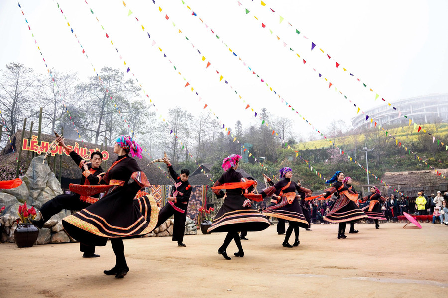 Sa Pa ghi dấu ấn mạnh mẽ trong lòng du khách quốc tế nhờ những trải nghiệm đậm chất xuân cổ truyền Việt Nam