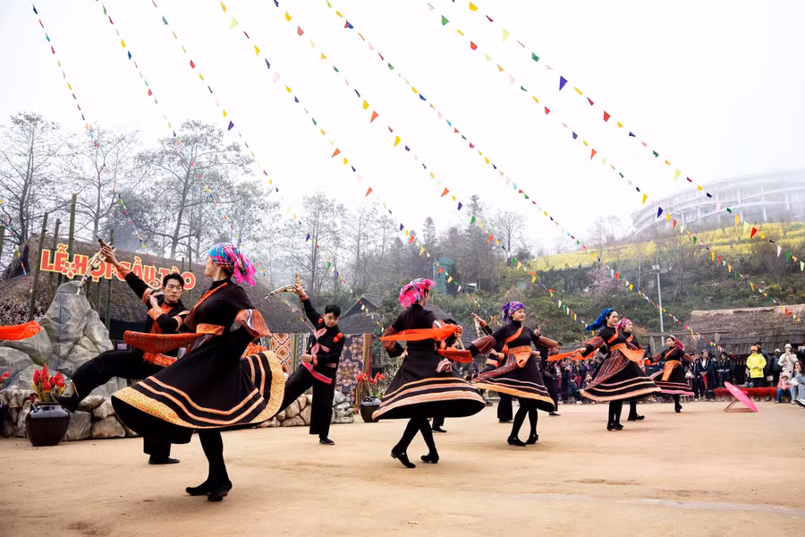 Sa Pa ghi dấu ấn mạnh mẽ trong lòng du khách quốc tế nhờ những trải nghiệm đậm chất xuân cổ truyền Việt Nam