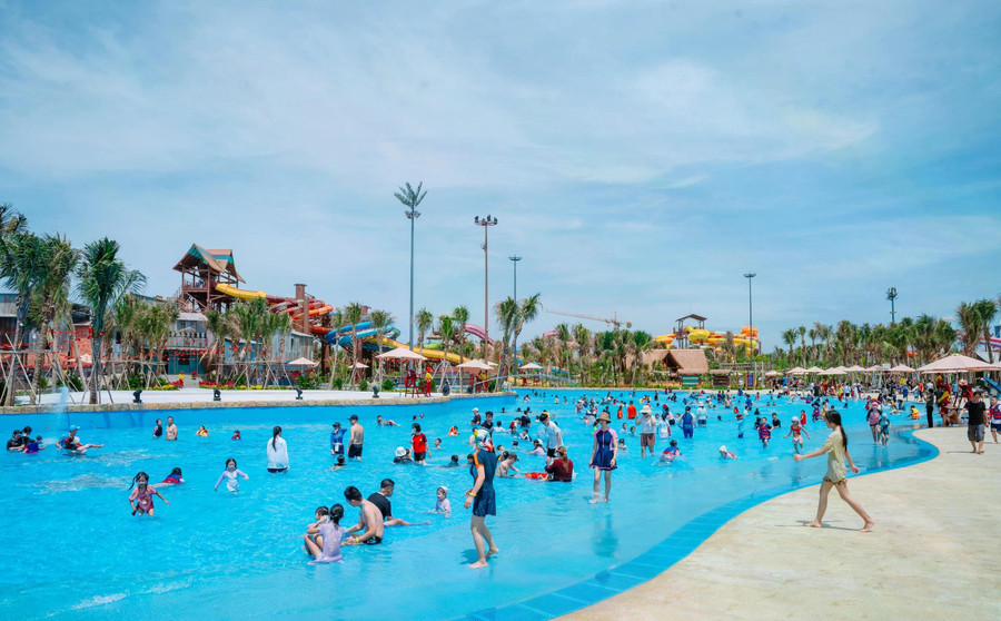 Vũng Tàu đã trở thành hiện tượng của du lịch phía Nam dịp tết này nhờ sự xuất hiện của Sun World Vung Tau Aqua Adventure