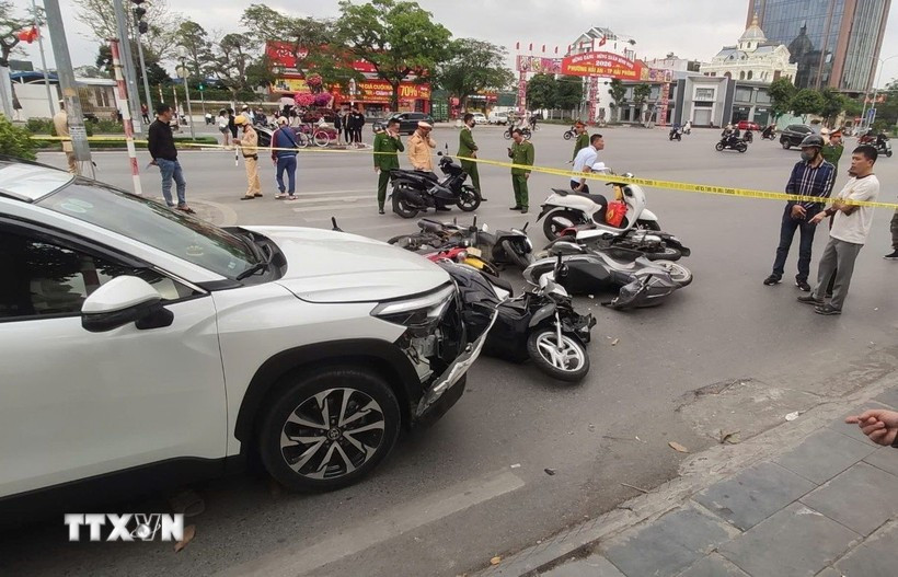 Hiện trường vụ tai nạn tại đường Lê Hồng Phong, phường Hải An, thành phố Hải Phòng. (Ảnh: Hoàng Ngọc/TTXVN)