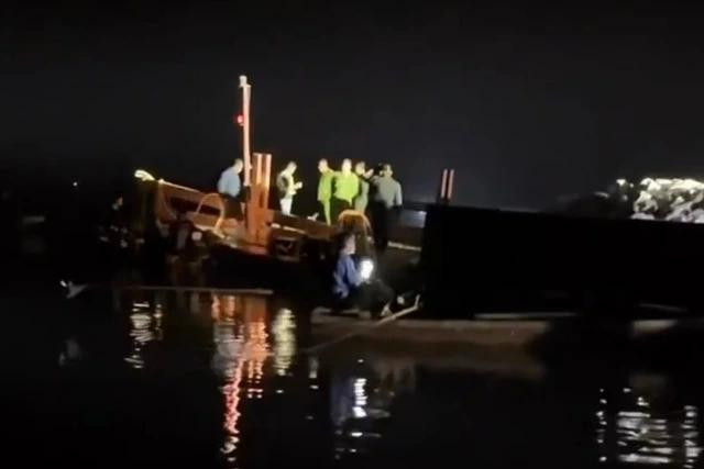 Hiện trường vụ chìm tàu. ẢNH: LÀO CAI ONLINE