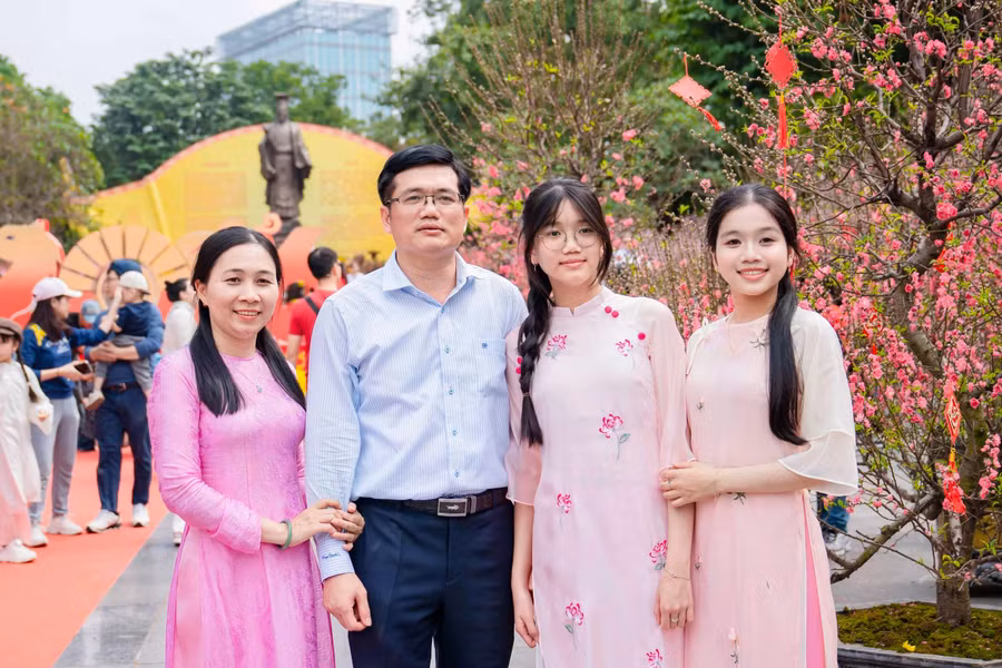 Không gian hoa xuân Lý Thái Tổ