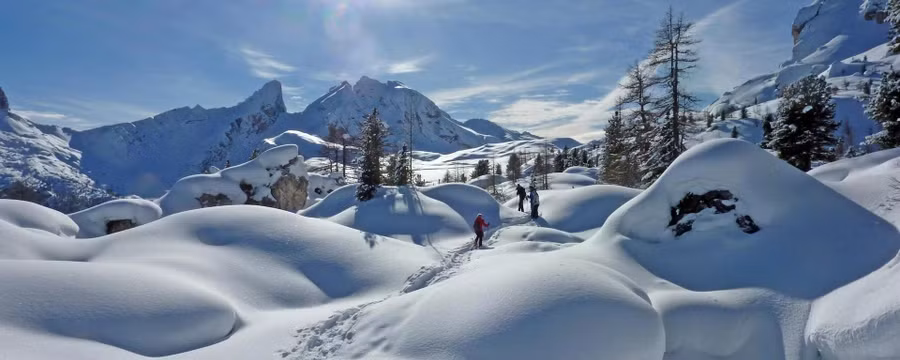 Nhiều điều khiến Cortina d'Ampezzo trở nên đặc biệt: khung cảnh tuyệt đẹp ở Dolomites, cơ sở vật chất đạt tiêu chuẩn Olympic... ẢNH: guidedolomiti.com