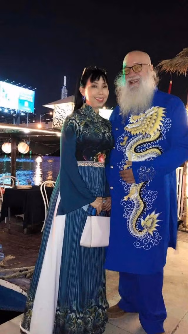 Ông Sinel và bà Kim Hoàng luôn nói nửa kia chính là định mệnh của đời mình. ẢNH: NVCC