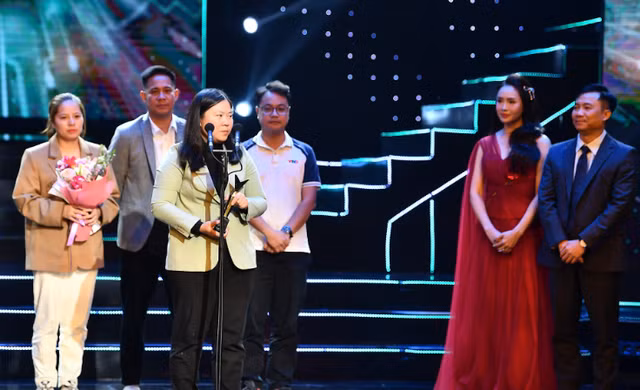 "Dưới lá cờ quyết thắng" nhận giải "Chương trình sáng tạo"