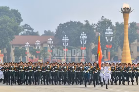 Sĩ quan nghỉ hưu trước tuổi: Các trường hợp nào được trợ cấp 5 tháng lương/năm?
