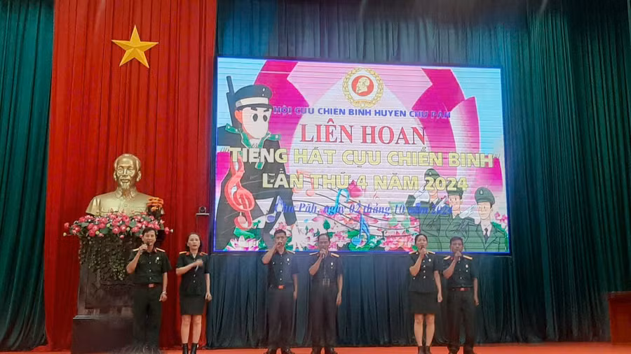 cac-tiet-muc-tham-gia-tai-lien-hoan-tieng-hat-hoi-cuu-chien-binh-huyen-chu-pah-lan-thu-4-nam-2024-anh-thanh-nhat-3462.jpg