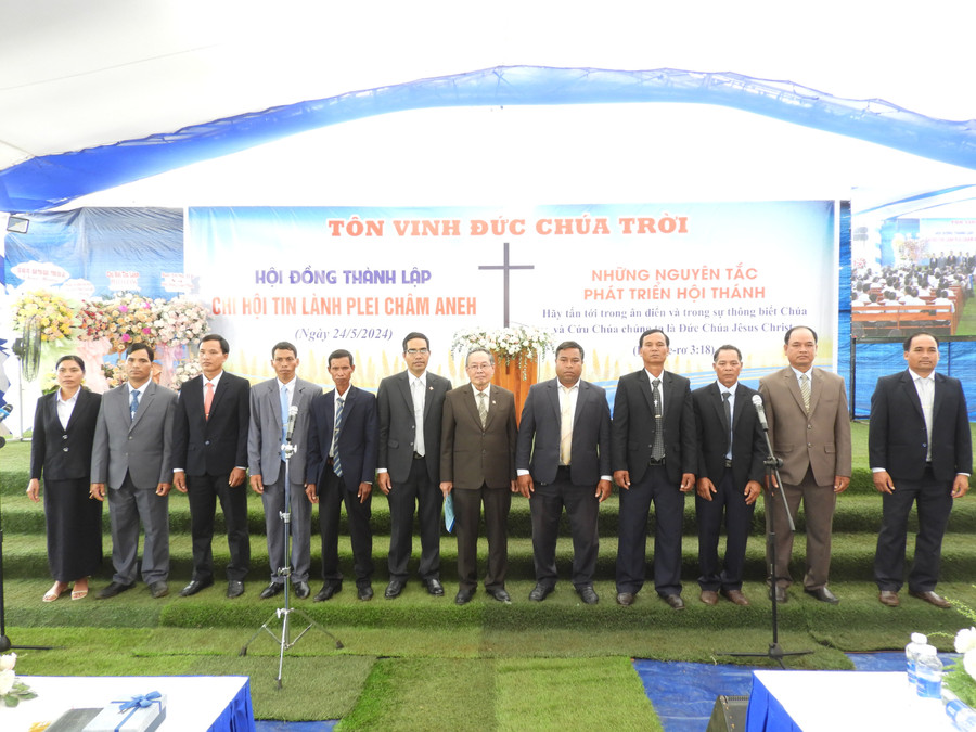 Hội Thánh Tin lành Việt Nam (miền Nam) tổ chức Hội đồng thành lập Chi hội Tin lành Plei Châm Aneh, đứng chân tại phường Chi Lăng, TP. Pleiku. Ảnh Thanh Nhật hoi-thanh-tin-lanh-viet-nam-mien-nam-to-chuc-hoi-dong-thanh-lap-chi-hoi-tin-lanh-plei-cham-aneh-dung-chan-tai-phuong-chi-lang-tppleiku-anh-thanh-nhat.jpg