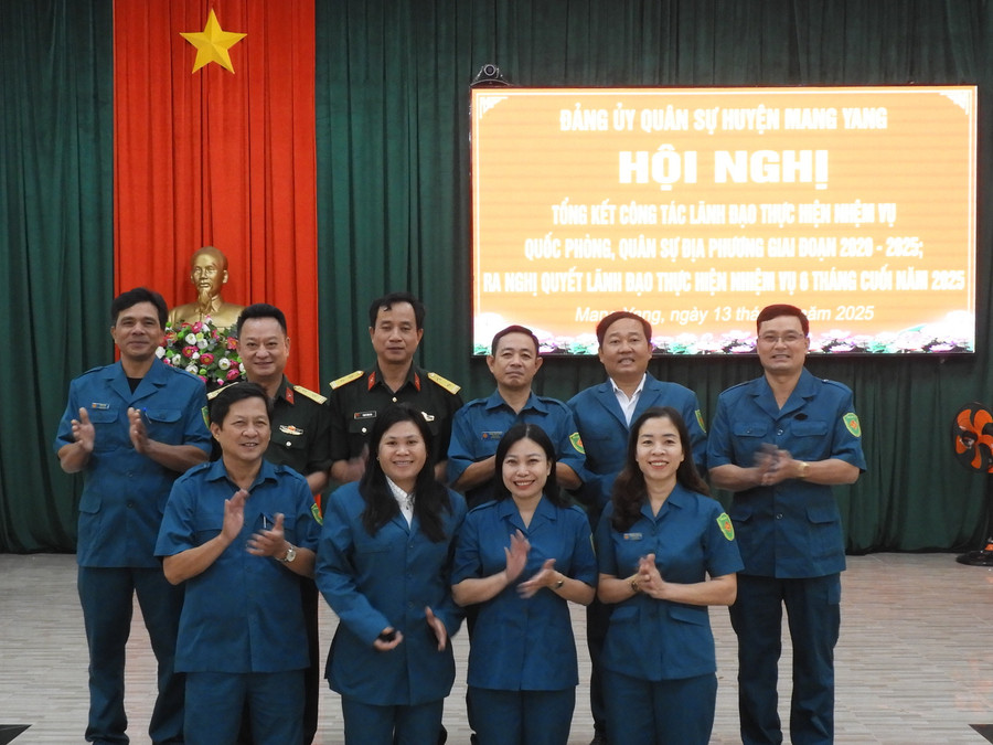 Bí thư chi bộ quân sự các xã, thị trấn tích cực phát huy vai trò trong công tác lãnh đạo tổ chức thực hiện nhiệm vụ quốc phòng-quân sự địa phương tại cơ sở giai đoạn 2020-2025. Ảnh Thanh Nhật bithuc1.jpg