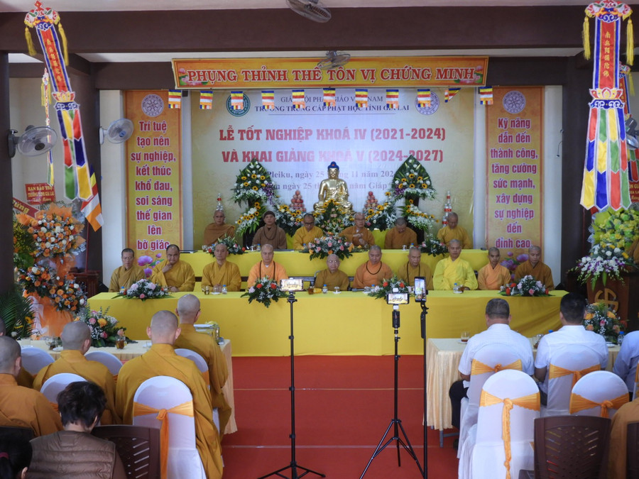 quang-canh-le-tot-nghiep-khoa-iv-2021-2024-va-khai-giang-khoa-v-2024-2027-truong-trung-cap-phat-hoc-tinh-gia-lai-anh-thanh-nhat-dscn1194.jpg