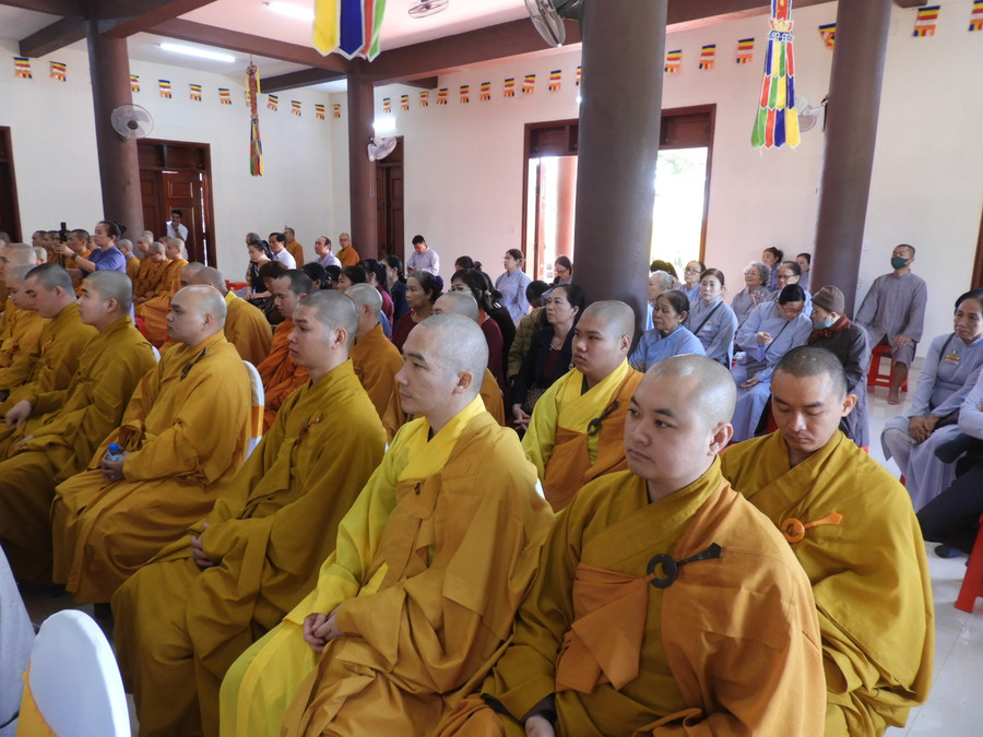cac-tang-ni-sinh-truong-trung-cap-phat-hoc-tinh-gia-lai-tham-du-buoi-le-anh-thanh-nhat-dscn1154.jpg
