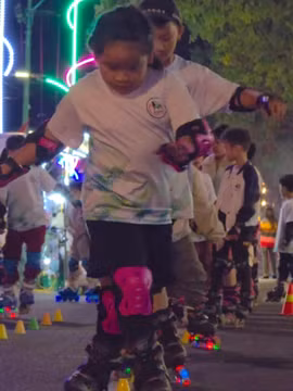 60s Gia Lai: Sân chơi patin nghệ thuật tại Phố đêm chợ nhỏ